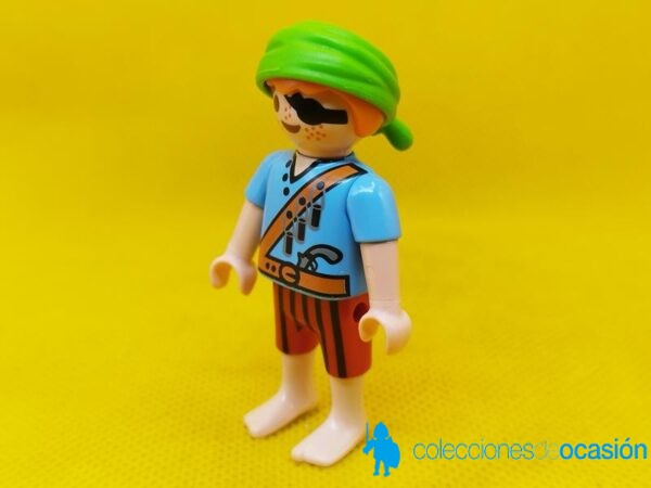 Playmobil Niño pirata con parche y pañuelo verde - Imagen 2