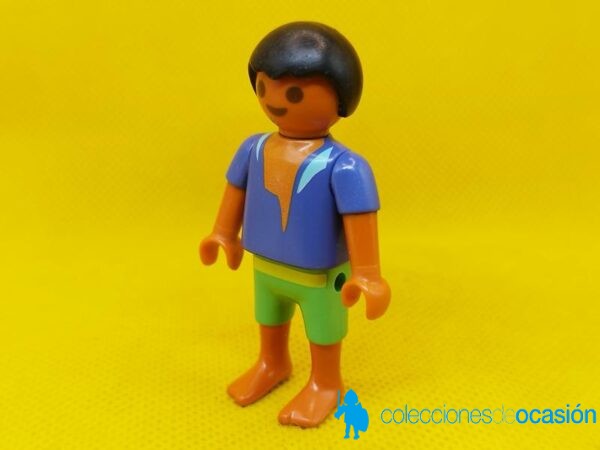 Playmobil Niño pirata, niño moreno descalzo - Imagen 2