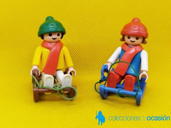 Playmobil Niño con trineo y bufanda - Imagen 2
