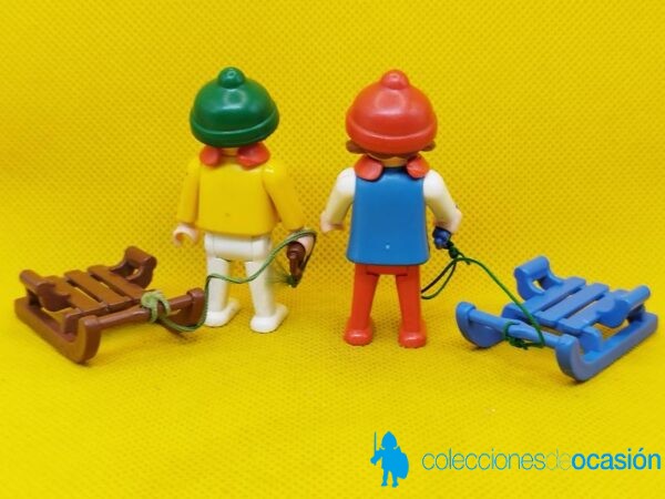 Playmobil Niño con trineo y bufanda - Imagen 3