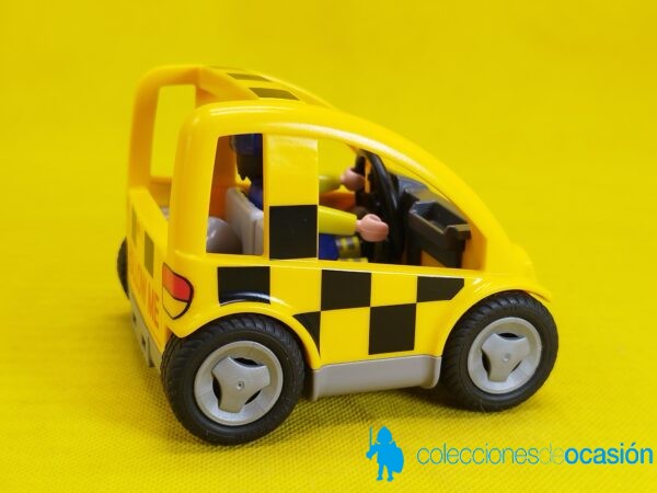 Playmobil Operario de aeropuerto con coche de señalización - Image 3