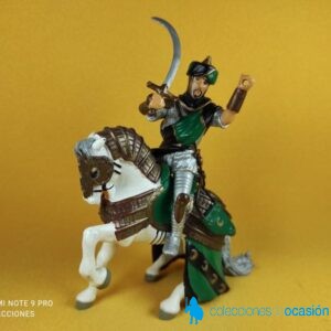 Papo árabe con caballo acorazado