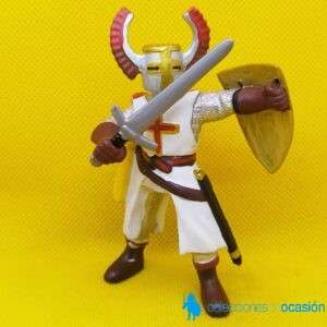 Papo caballero Teutón con escudo dorado