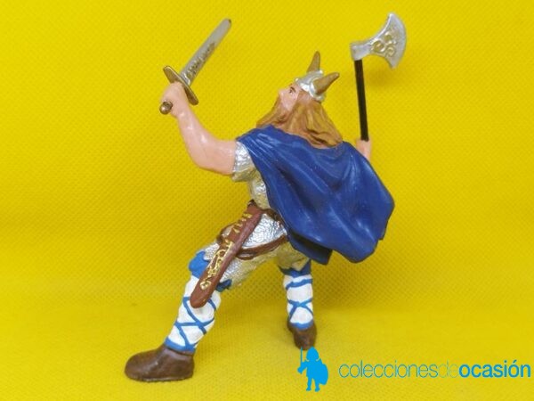 Papo vikingo con capa azul - Imagen 3