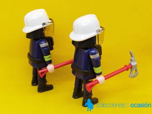 Playmobil Pareja de bomberos con hachas - Imagen 3