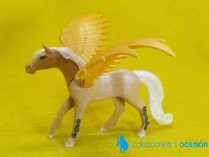 Playmobil Pegaso con alas doradas, animal mitológico.