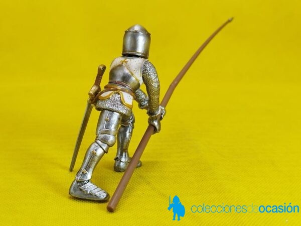 Schleich soldado teutón con pica REF 70038 - Imagen 3