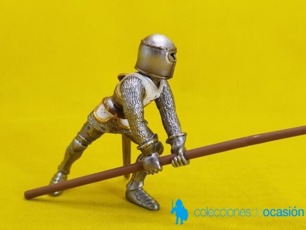 Schleich soldado teutón con pica REF 70038 - Imagen 2