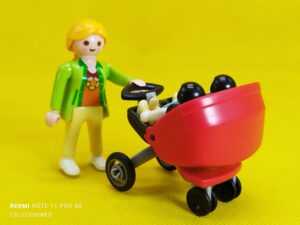 Playmobil Señora con carrito de gemelos
