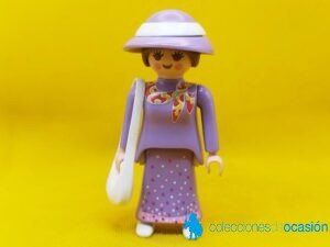 Playmobil Señora vintage con pañuelo en el cuello y bolso