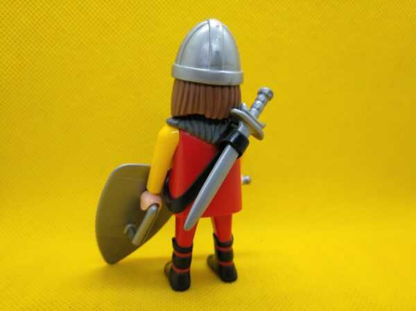 Playmobil Soldado del reino del dragón rojo, bárbaro - Image 2