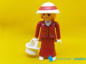 Playmobil mujer vintage con vestido rojo y cesta blanca