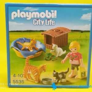 Playmobil Familia de gatos con niño REF 5535