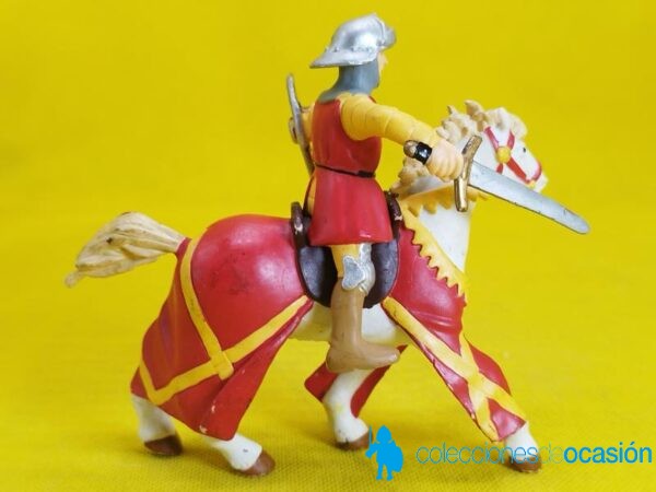Papo caballero medieval a caballo con escudo y espada - Imagen 3