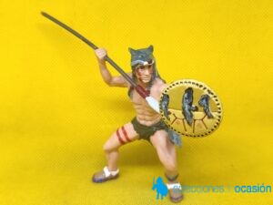 Papo guerrero indio con piel de lobo