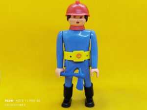 Airgam boys Bombero con hacha