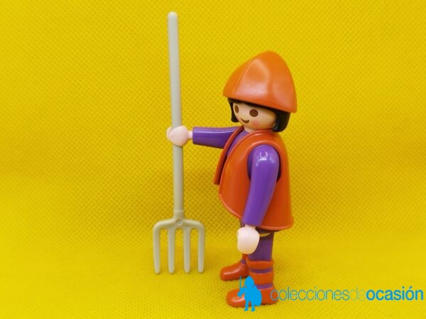 Playmobil Aldeana con horca - Imagen 2