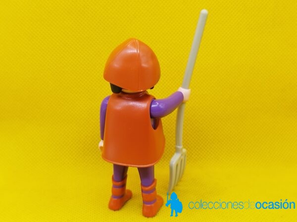Playmobil Aldeana con horca - Imagen 4