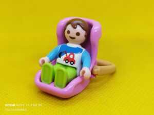 Playmobil Bebé con transportín