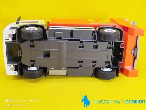 Playmobil Camión de reciclaje con contenedores REF 70200 - Imagen 9