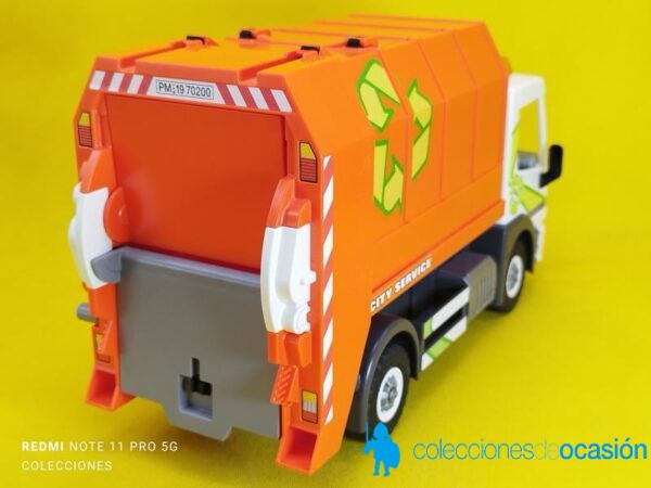 Playmobil Camión de reciclaje con contenedores REF 70200 - Imagen 4