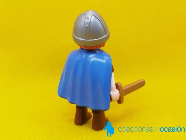 Playmobil Niño vikingo con capa azul - Imagen 3