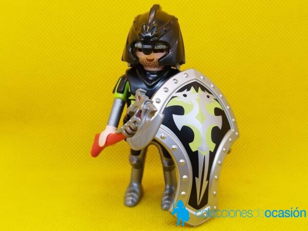 Playmobil Caballero medieval con 2 hachas