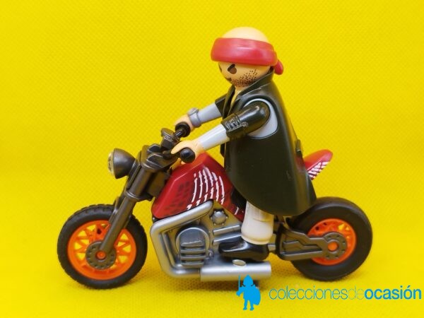 Playmobil Ladrón con moto, moto custom roja - Imagen 2