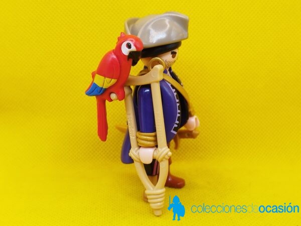 Playmobil Pirata con muleta y loro, pirata de la isla del tesoro - Imagen 3