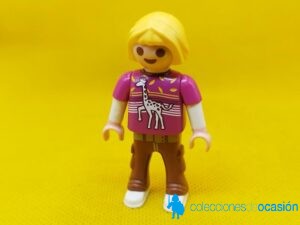 Playmobil Niña con jirafa en la camiseta, niña city