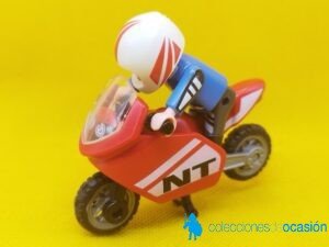 Playmobil Niño con moto de carreras