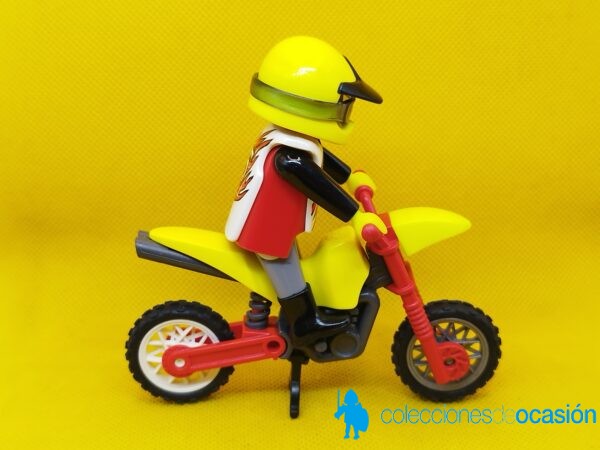 Playmobil Motorista de cross REF 4923, moto en huevo rojo - Imagen 3