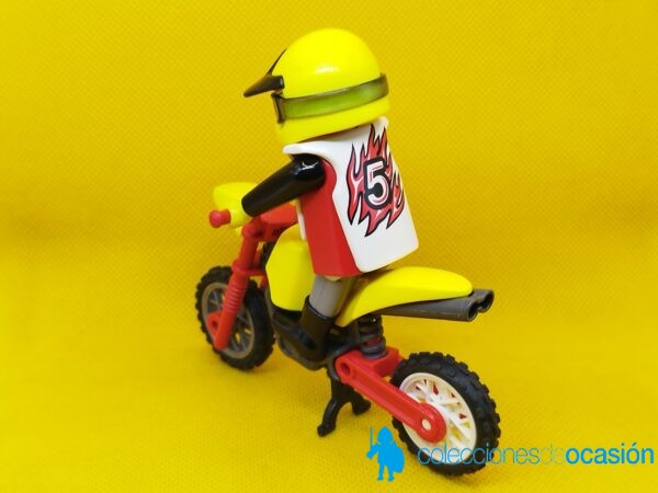 Playmobil Motorista de cross REF 4923, moto en huevo rojo - Imagen 4