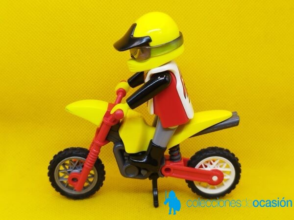 Playmobil Motorista de cross REF 4923, moto en huevo rojo - Imagen 2