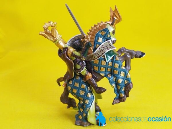 Papo Caballero con Dragón en el escudo de armas - Imagen 4