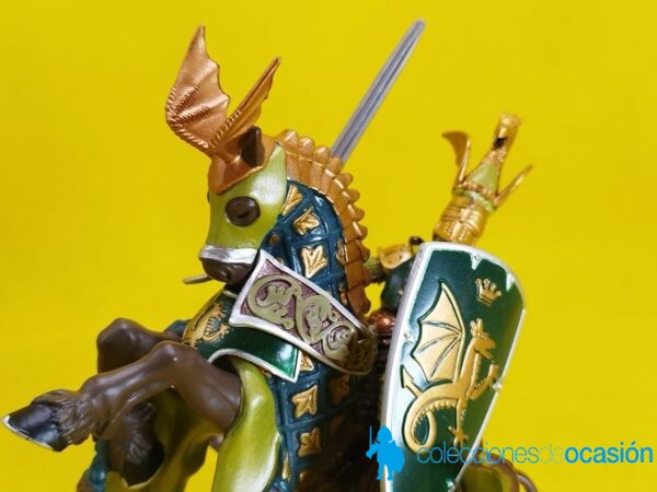 Papo Caballero con Dragón en el escudo de armas