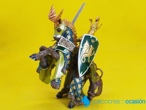 Papo Caballero con Dragón en el escudo de armas - Imagen 2