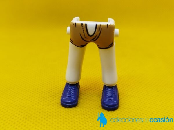 Playmobil Piernas con zapatillas azules