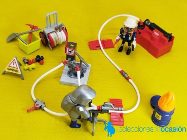 Playmobil Bomberos con bomba de agua REF 4825 - Imagen 3