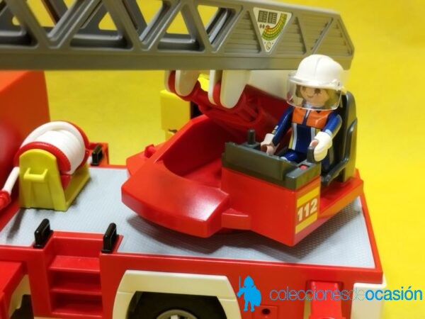 Playmobil Camión de bomberos con luces de emergencia REF 4820 - Imagen 4