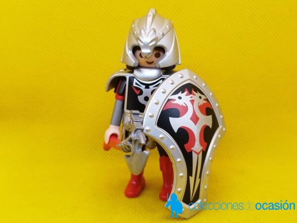 Playmobil Caballero medieval plateado con escudo con 2 cabezas de dragón, serie 3