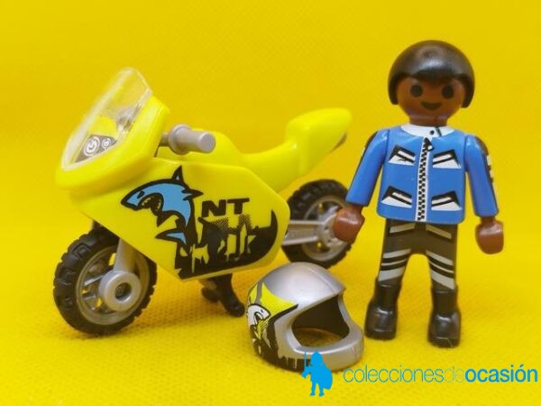 Playmobil Niño con moto de carreras amarilla - Imagen 2