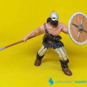 Papo guerrero vikingo con escudo y lanza