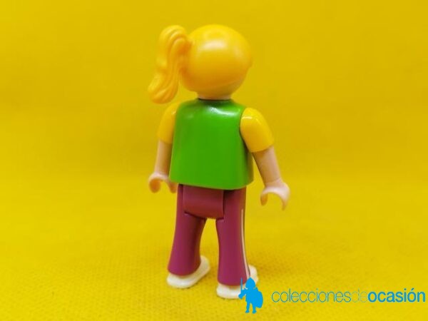 Playmobil Niña rubia con coleta, niña city - Imagen 3