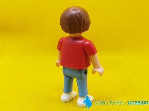 Playmobil Niño city con dinosaurio en la camiseta - Imagen 3