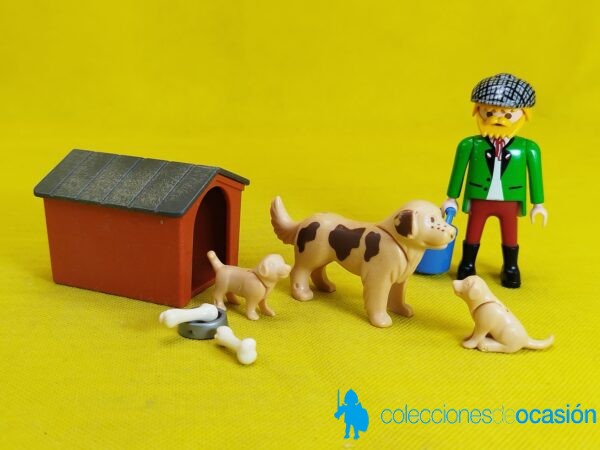 Playmobil Hombre con San Bernardo y cachorros REF 3005 - Imagen 2