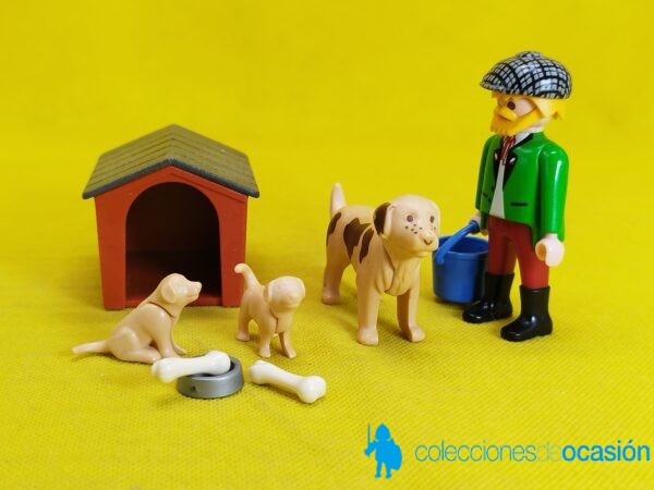Playmobil Hombre con San Bernardo y cachorros REF 3005 - Imagen 3