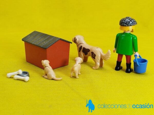 Playmobil Hombre con San Bernardo y cachorros REF 3005 - Imagen 4