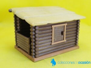 Playmobil Pequeña cabaña con techo de paja, establo