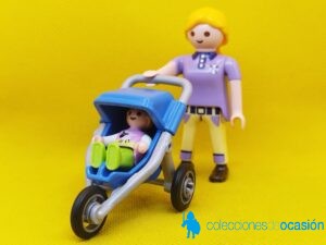 Playmobil Mujer con carrito de bebe azul